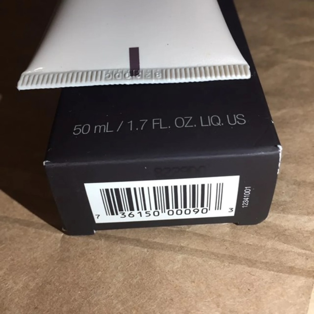 Laura Mercier primer - Picture 3 of 4